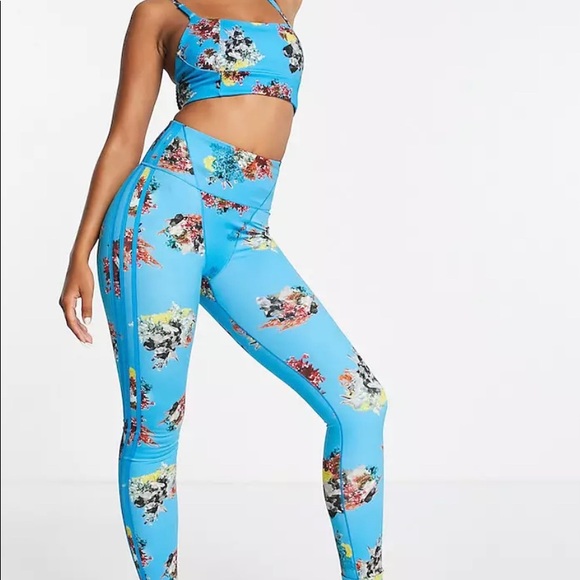 1ST TIME 🌸🌸EVER🌸🌸 MYSTERY "ASOS" BOX - AUTHENTIC - BRAND NEW - Picture 5 of 9